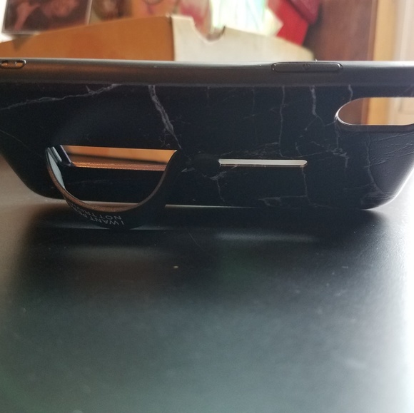 iPhone x marble hard case and stand - Picture 2 of 3